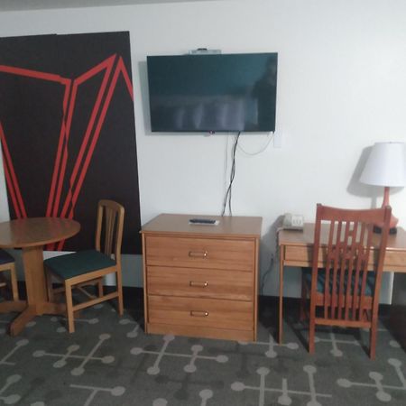 Howard Johnson By Wyndham روزيبيورغ المظهر الخارجي الصورة