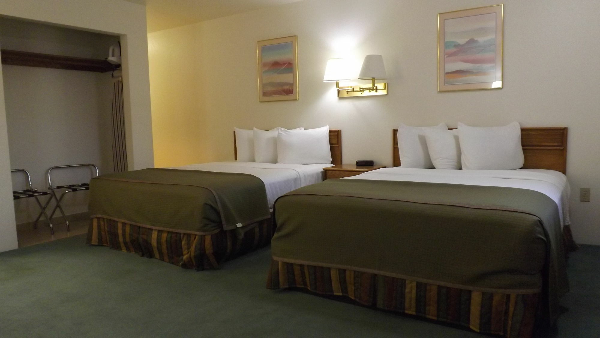 Howard Johnson By Wyndham روزيبيورغ المظهر الخارجي الصورة